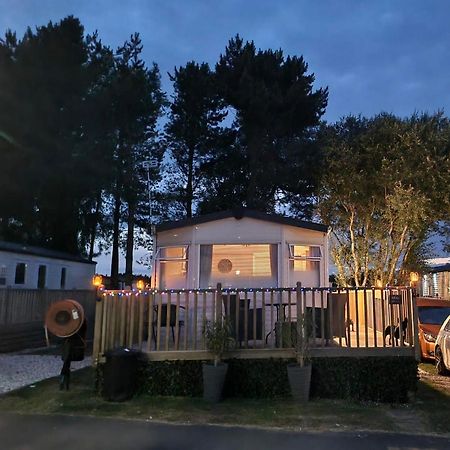 הוילה Crowle  The Hygge Retreat At 7 Lakes Country Park, Lincolnshire מראה חיצוני תמונה